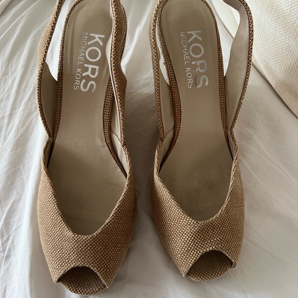 Michael Kors size 10 wedge